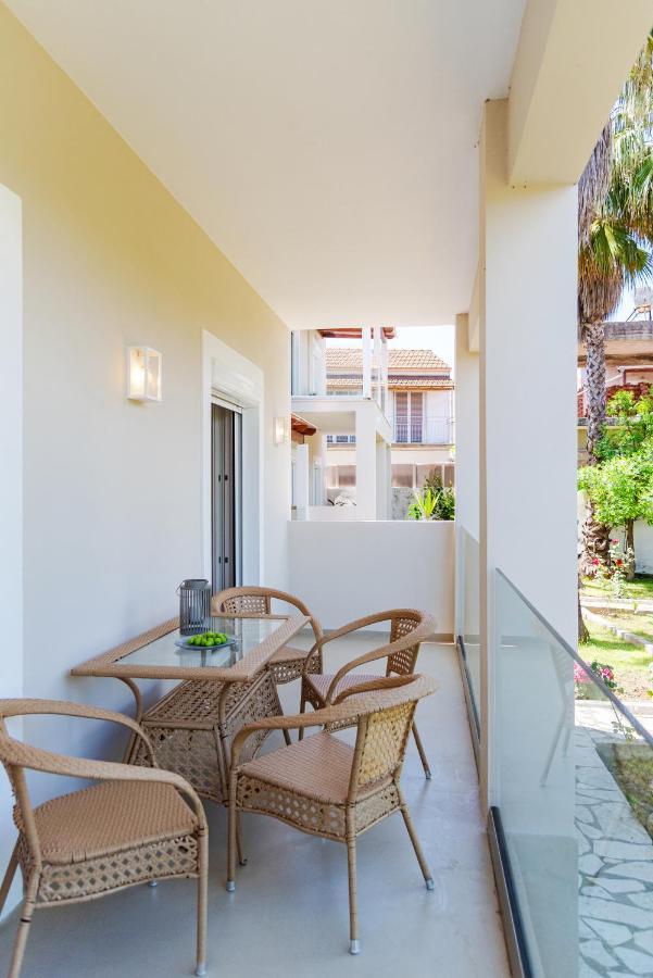 קאבוס Christa Luxury Apartments מראה חיצוני תמונה