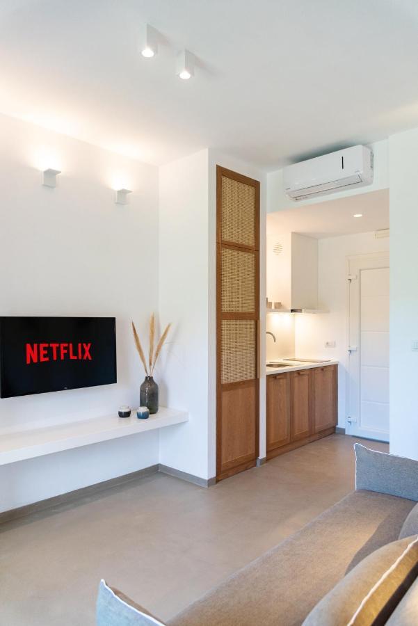 קאבוס Christa Luxury Apartments מראה חיצוני תמונה